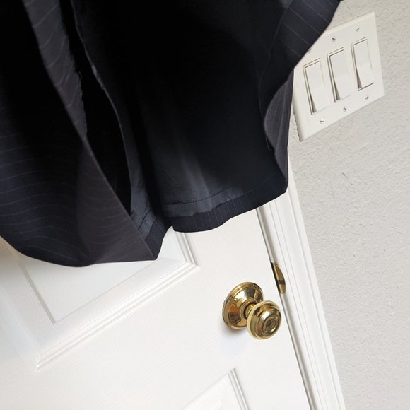 Tahari Navy/Charcoal PIN STRIPED (short) Skirt Suit  Vintage-y, EUC | 10 - Picture 13 of 16